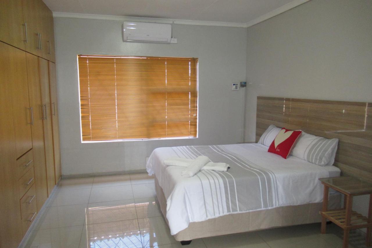 Pab-Love Guest House Kuruman Extérieur photo