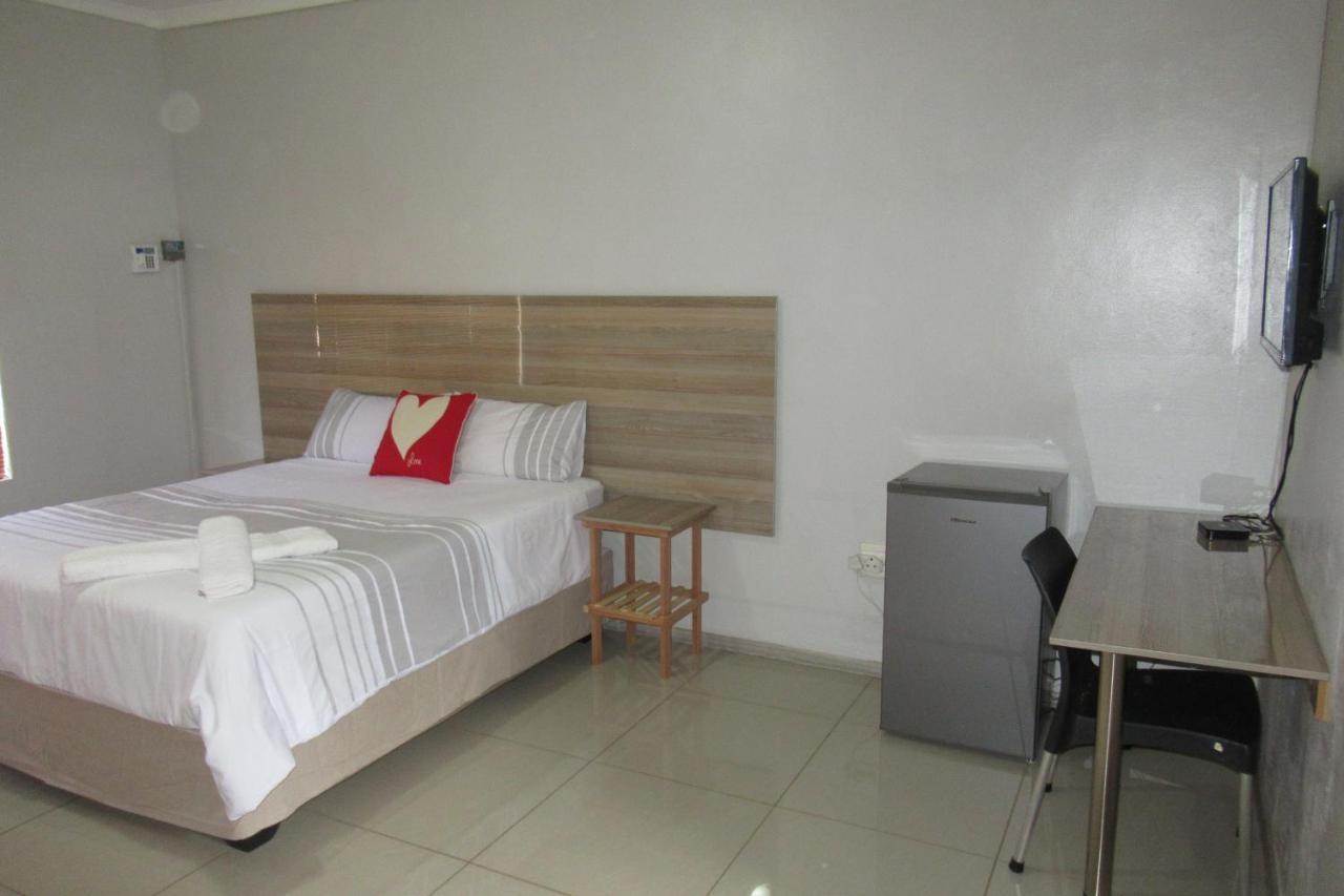 Pab-Love Guest House Kuruman Extérieur photo