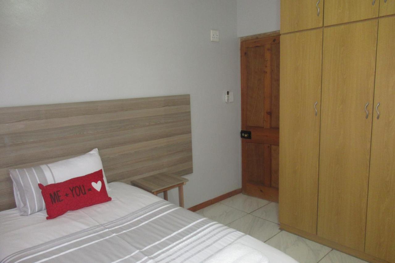 Pab-Love Guest House Kuruman Extérieur photo