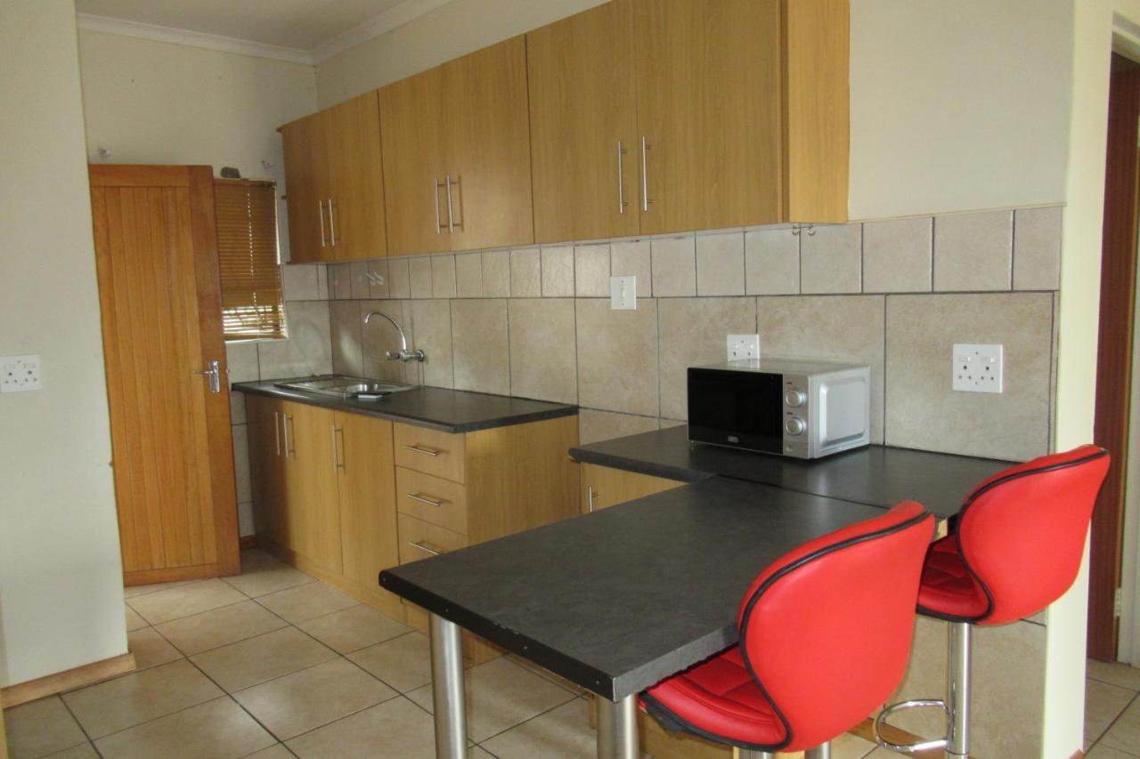 Pab-Love Guest House Kuruman Extérieur photo