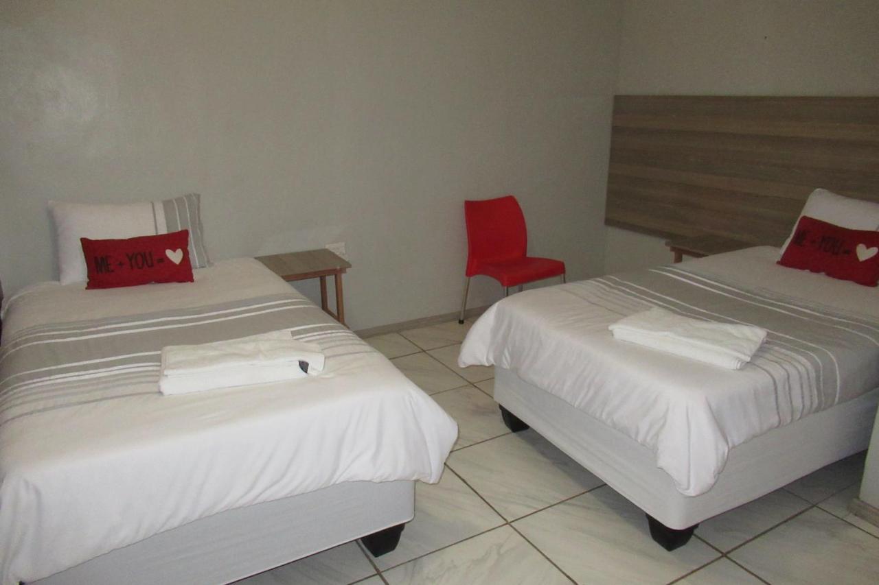 Pab-Love Guest House Kuruman Extérieur photo