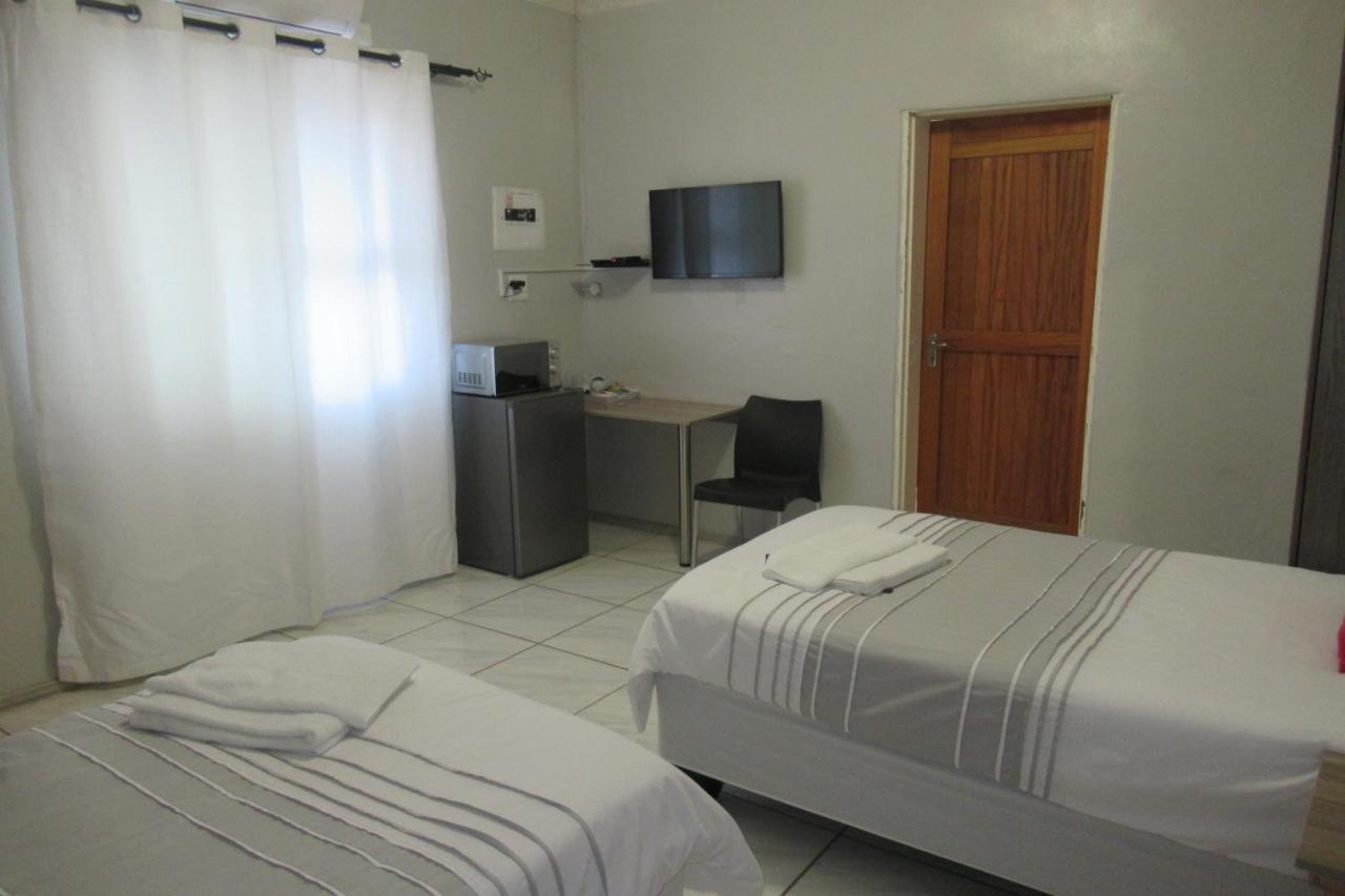 Pab-Love Guest House Kuruman Extérieur photo