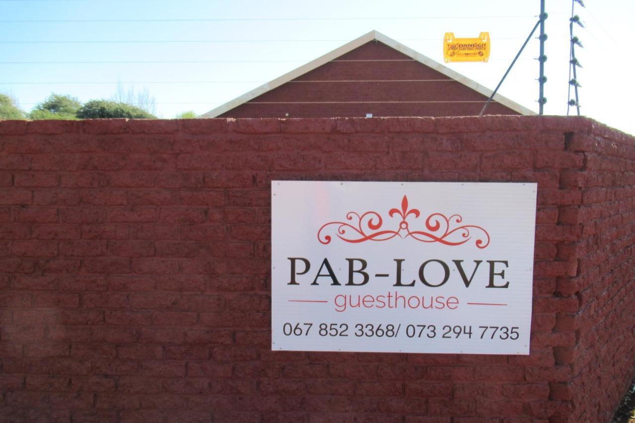 Pab-Love Guest House Kuruman Extérieur photo