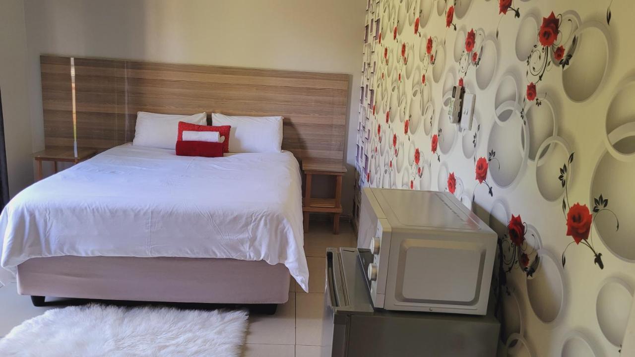 Pab-Love Guest House Kuruman Extérieur photo