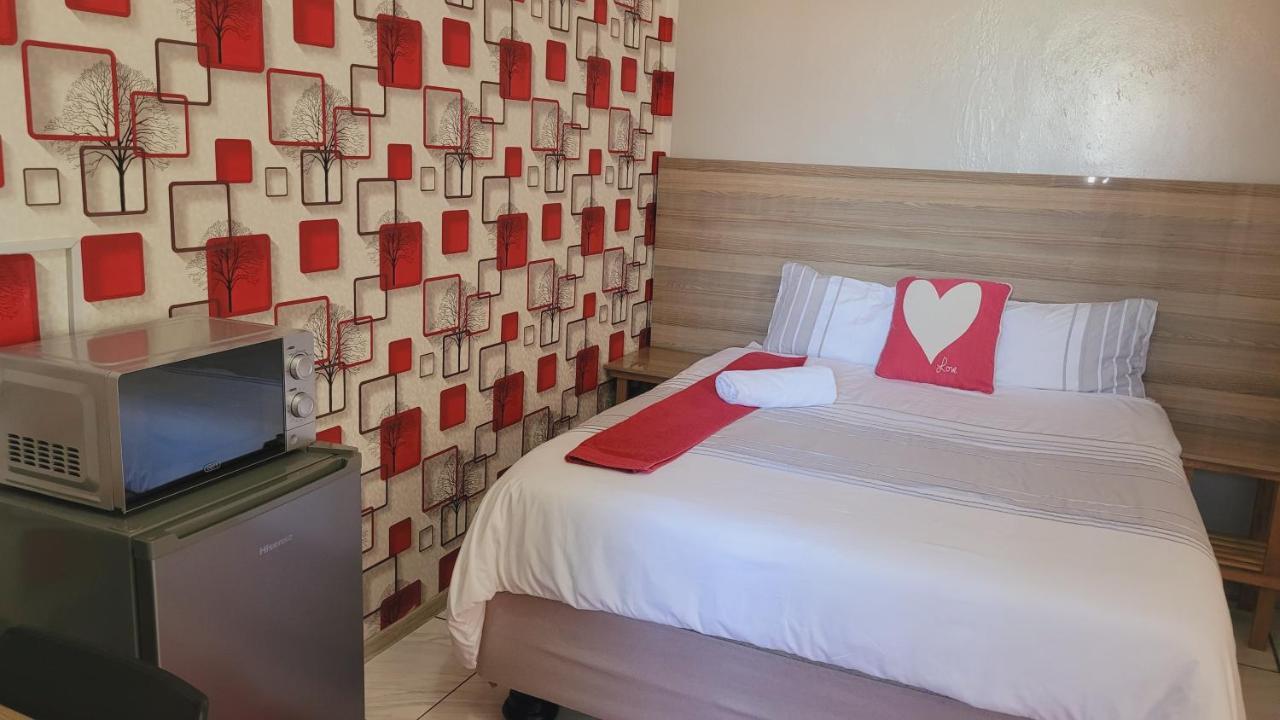 Pab-Love Guest House Kuruman Extérieur photo