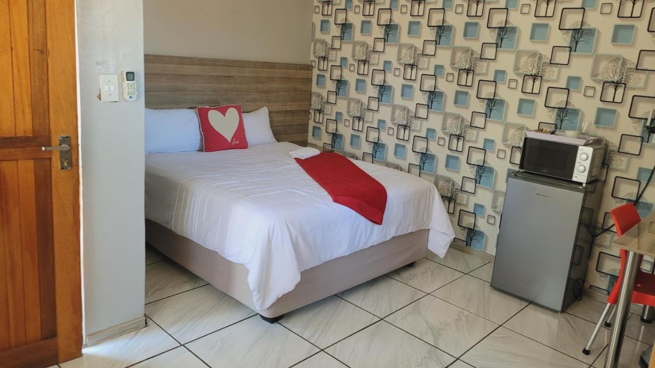 Pab-Love Guest House Kuruman Extérieur photo