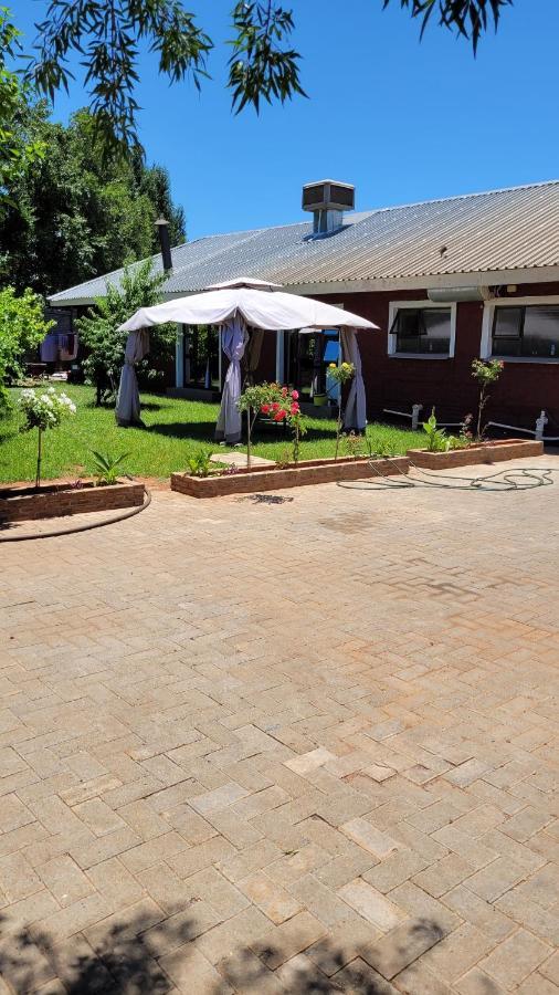Pab-Love Guest House Kuruman Extérieur photo