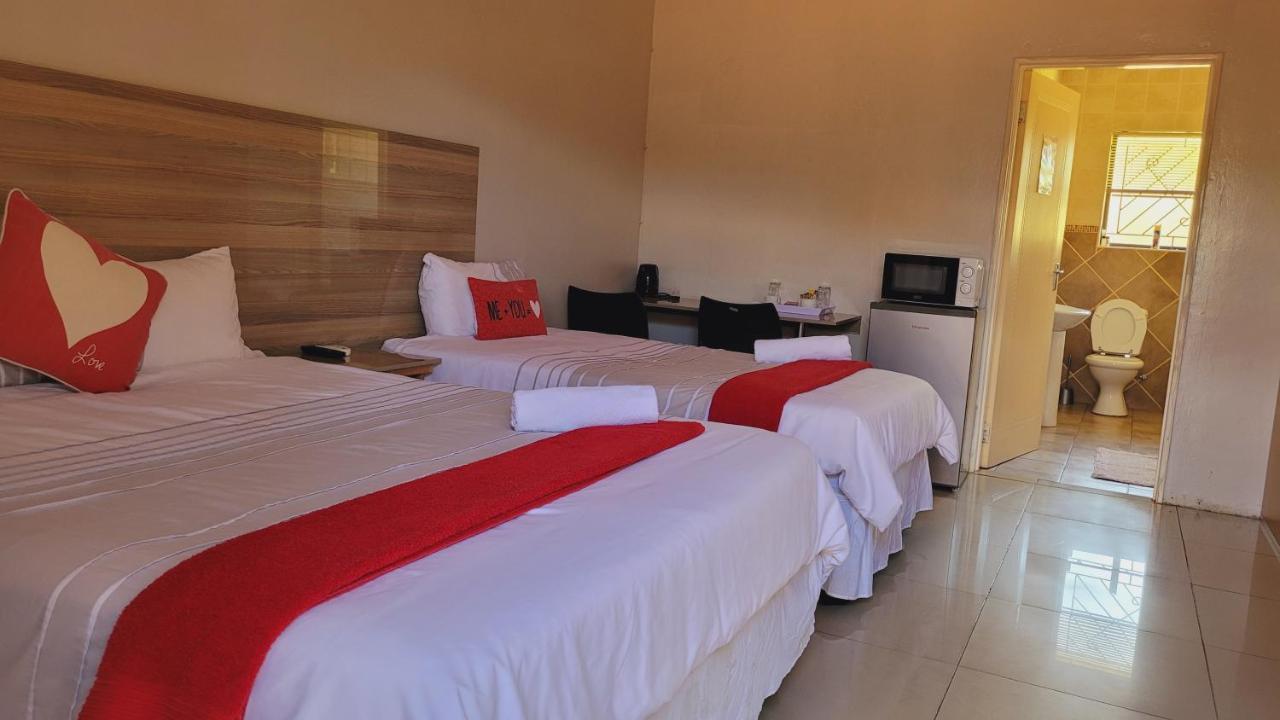 Pab-Love Guest House Kuruman Extérieur photo