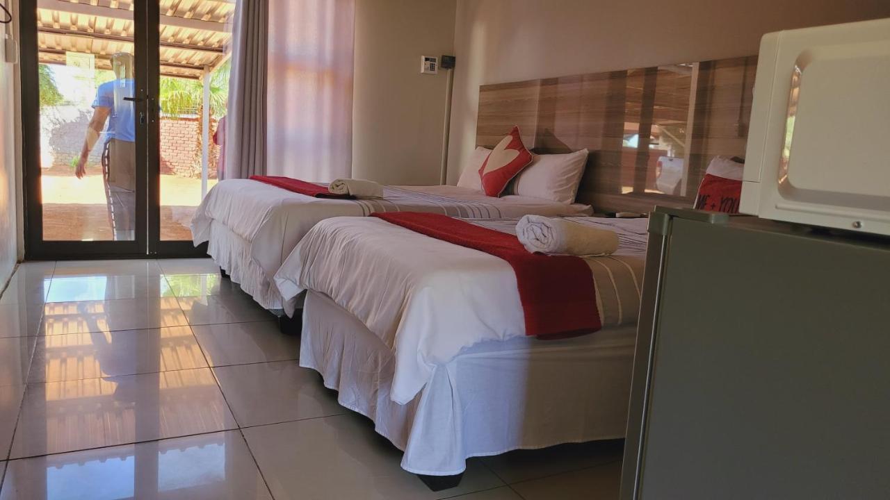 Pab-Love Guest House Kuruman Extérieur photo