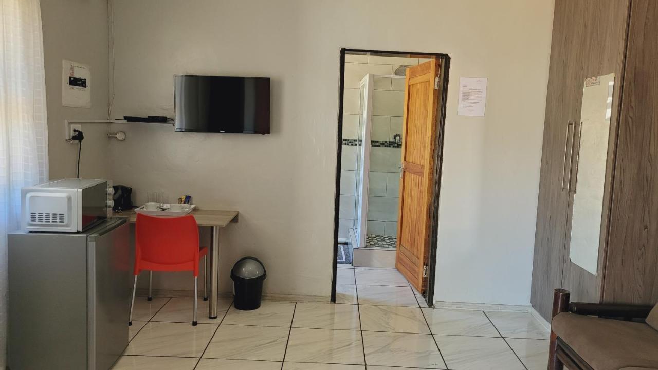 Pab-Love Guest House Kuruman Extérieur photo